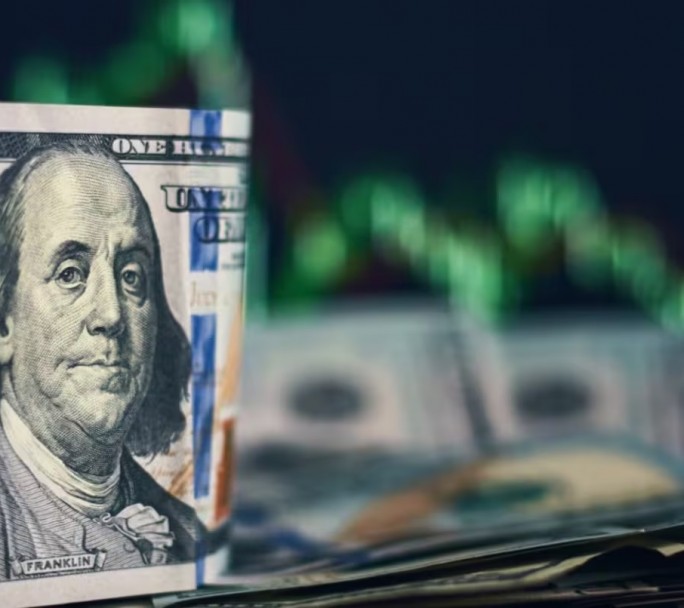 Acciones suben hasta 46% y el dólar retrocede con fuerza tras el triunfo de LLA